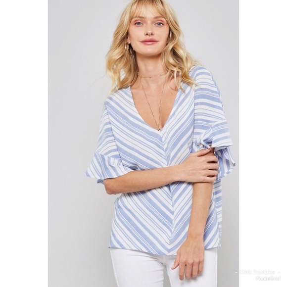 💗LAST 1! Ruffle Striped V Neck Woven Blouse! - Picture 3 of 4